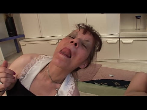 ❤️ Două bunicuțe și un bunic fac sex în trei ❤️ at porn ro.https-tubsexer.ru