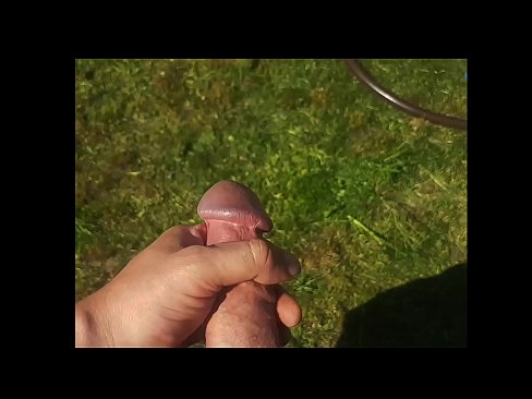 ❤️ O bunăciune fierbinte își face sex cu păsărica roz și ejaculează cu un squirt într-o grădină de vară ❤️ at porn ro.https-tubsexer.ru